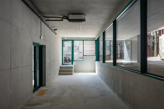 Edificio de uso mixto Bangbae Geunsaeng / aoa architects - Imagen 4 de 30