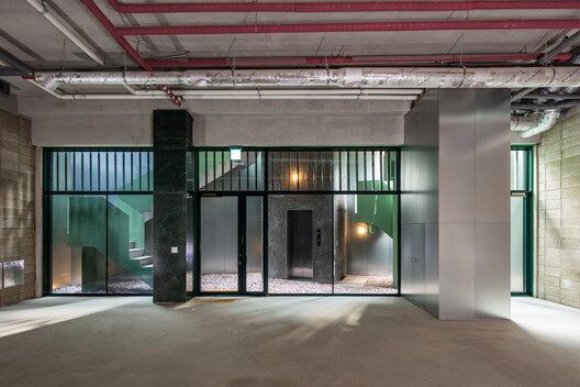 Edificio de uso mixto Bangbae Geunsaeng / aoa architects - Imagen 15 de 30