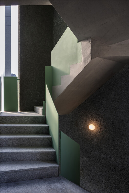 Edificio de uso mixto Bangbae Geunsaeng / aoa architects - Imagen 12 de 30