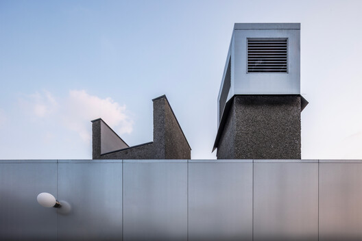 Edificio de uso mixto Bangbae Geunsaeng / aoa architects - Fotografía exterior, Concreto