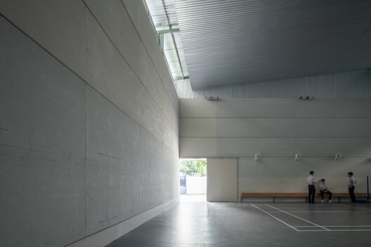Gimnasio Phan Chau Trinh / scale50 Gimnasio Phan Chau Trinh / scale50 - Fotografía interior, Concreto