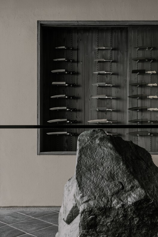 Tojiro Knife Gallery Tokyo "Hanare" / L/O (KATATA YOSHISHITO DESIGN) Tojiro Knife Gallery Tokyo "Hanare" / L/O (KATATA YOSHISHITO DESIGN) - Image 13 of 19