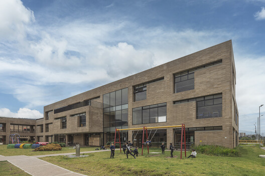 La Salle School / FP Arquitectura La Salle School / FP Arquitectura - Exterior Photography