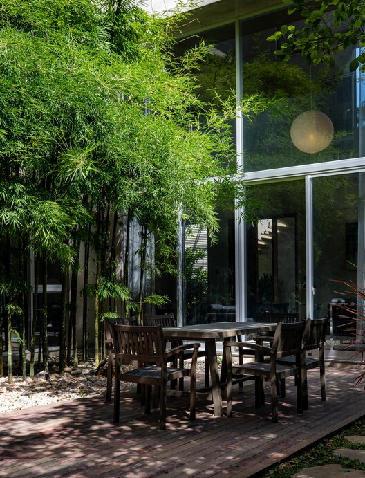 House K / HGAA House K / HGAA - Exterior Photography, Wood, Chair, Courtyard, Patio