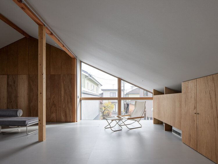 House in Kamiyasu / Yutaka Yoshida Architect & Associates - More Images
