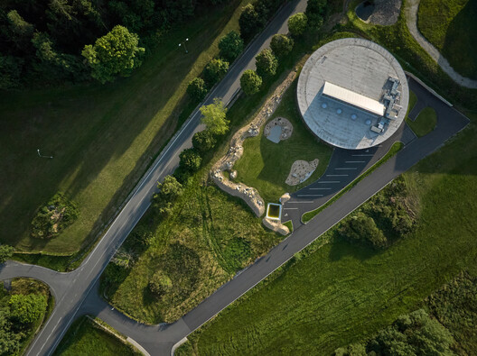 The Button - VAVI Manufacturing Facilities and Headquarters / Mjölk architekti The Button - VAVI Manufacturing Facilities and Headquarters / Mjölk architekti - Image 4 of 22
