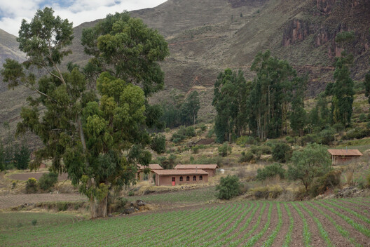 KUSKA Residence / Taller MACAA (Misión de Arquitectura, Construcción y Arte en los Andes) KUSKA Residence / Taller MACAA (Misión de Arquitectura, Construcción y Arte en los Andes) - Image 18 of 32