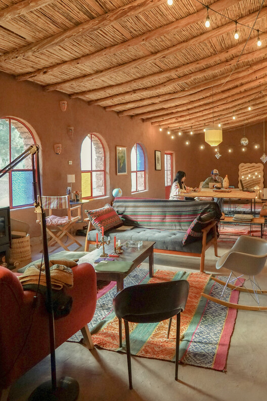 KUSKA Residence / Taller MACAA (Misión de Arquitectura, Construcción y Arte en los Andes) KUSKA Residence / Taller MACAA (Misión de Arquitectura, Construcción y Arte en los Andes) - Interior Photography, Living Room, Sofa, Chair