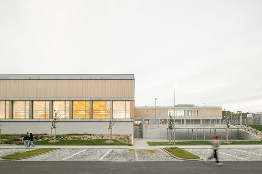 Lošbates Primary School / Pelletier De Fontenay + SOA Architekti Lošbates Primary School / Pelletier De Fontenay + SOA Architekti - Image 26 of 38