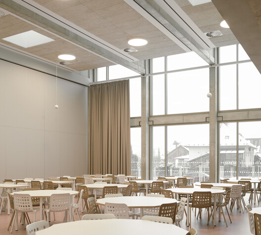 Lošbates Primary School / Pelletier De Fontenay + SOA Architekti Lošbates Primary School / Pelletier De Fontenay + SOA Architekti - Interior Photography, Dining room, Wood, Chair, Glass
