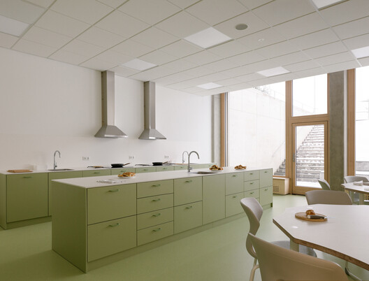 Lošbates Primary School / Pelletier De Fontenay + SOA Architekti Lošbates Primary School / Pelletier De Fontenay + SOA Architekti - Interior Photography, Kitchen, Wood, Lighting, Countertop, Glass, Sink