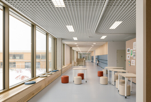 Lošbates Primary School / Pelletier De Fontenay + SOA Architekti Lošbates Primary School / Pelletier De Fontenay + SOA Architekti - Interior Photography, Kitchen, Wood