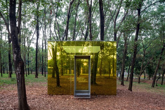 Architectural Heterotopias: Temporary Installations as Alternative Worlds Architectural Heterotopias: Temporary Installations as Alternative Worlds - Image 10 of 11