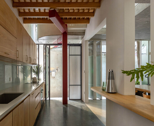 TH+ house / ODDO architects TH+ house / ODDO architects - Interior Photography, Kitchen, Wood, Countertop, Lighting, Chair