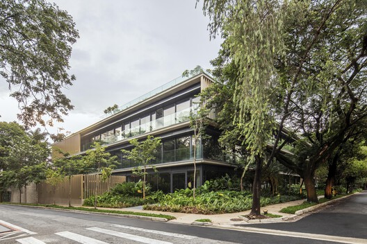 Edificio Bothanic Faria Lima / Del Bianco Arquitetos + AMZ Arquitetos Edificio Bothanic Faria Lima / Del Bianco Arquitetos + AMZ Arquitetos - Fotografía exterior