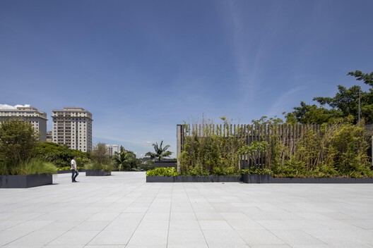 Edificio Bothanic Faria Lima / Del Bianco Arquitetos + AMZ Arquitetos Edificio Bothanic Faria Lima / Del Bianco Arquitetos + AMZ Arquitetos - Fotografía exterior, Concreto