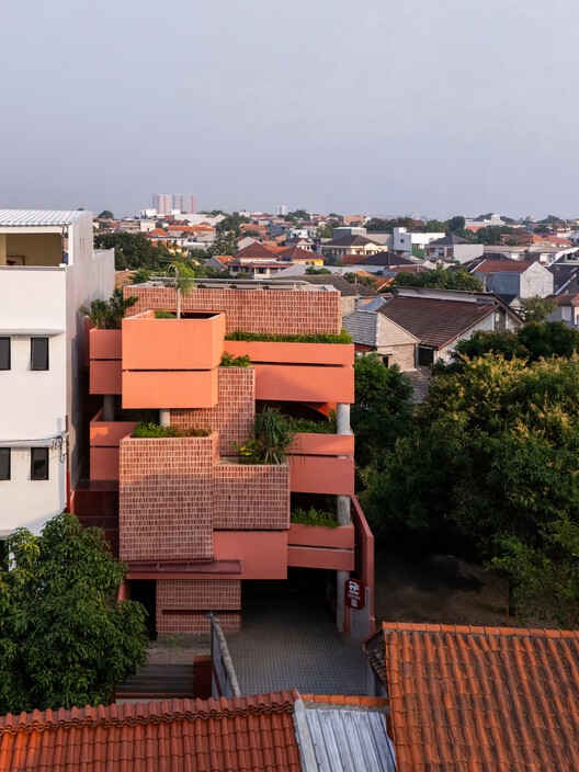 Anir Guest House / Tamara Wibowo Architects Anir Guest House / Tamara Wibowo Architects - Exterior Photography