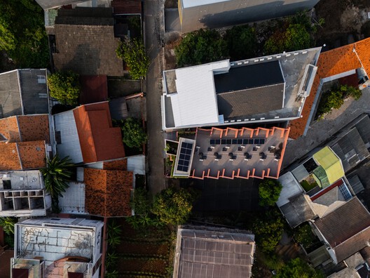 Anir Guest House / Tamara Wibowo Architects Anir Guest House / Tamara Wibowo Architects - Image 6 of 40