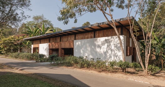 Tea Boutique at Araksa Tea Garden / Simple Architecture + thirteenthree Tea Boutique at Araksa Tea Garden / Simple Architecture + thirteenthree - Exterior Photography