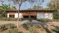 Tea Boutique at Araksa Tea Garden / Simple Architecture + thirteenthree