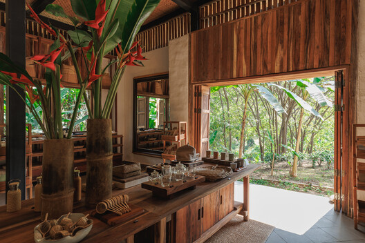 Tea Boutique at Araksa Tea Garden / Simple Architecture + thirteenthree Tea Boutique at Araksa Tea Garden / Simple Architecture + thirteenthree - Interior Photography, Wood
