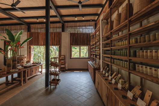 Tea Boutique at Araksa Tea Garden / Simple Architecture + thirteenthree Tea Boutique at Araksa Tea Garden / Simple Architecture + thirteenthree - Interior Photography, Wood