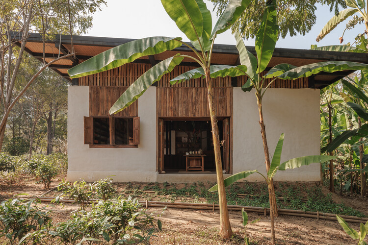 Tea Boutique at Araksa Tea Garden / Simple Architecture + thirteenthree - Exterior Photography, Wood