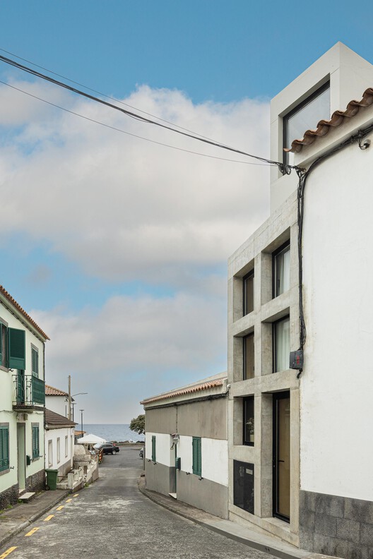 Edifício Mini Atalhada / SO Arquitetura & Design - 建筑图, 具体的