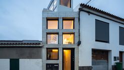 Mini Atalhada Building / SO Arquitetura & Design