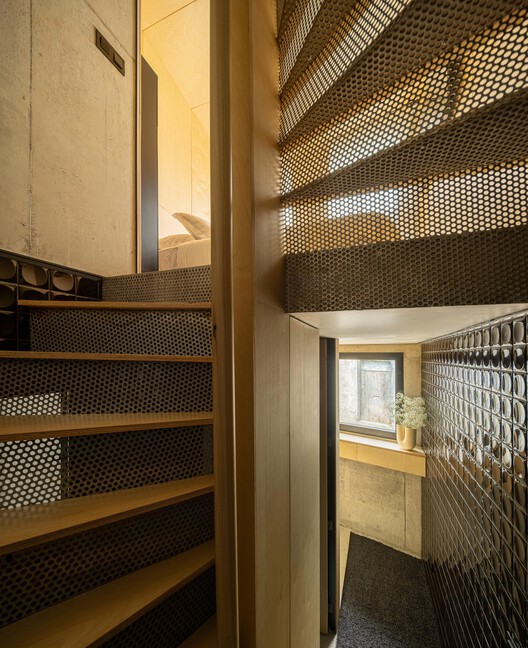 Edifício Mini Atalhada / SO Arquitetura & Design - 室内图, 木头, 灯