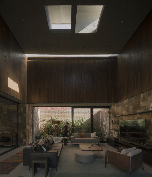 Casa Honor Vacui / Equipo de Arquitectura Casa Honor Vacui / Equipo de Arquitectura - Interior Photography, Living Room, Wood