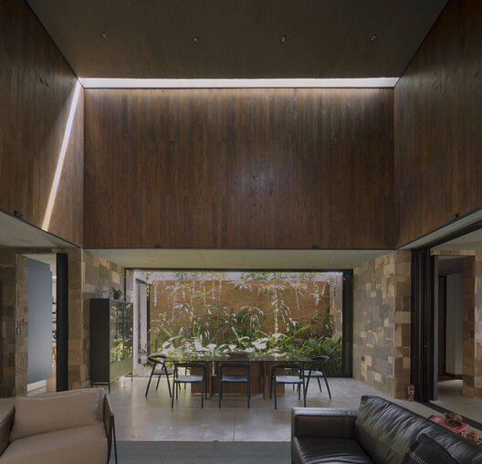 Casa Honor Vacui / Equipo de Arquitectura Casa Honor Vacui / Equipo de Arquitectura - Interior Photography, Living Room, Wood, Chair