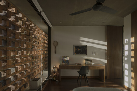 Casa Honor Vacui / Equipo de Arquitectura Casa Honor Vacui / Equipo de Arquitectura - Interior Photography, Wood, Lighting, Chair
