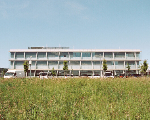 Educational Facility URSIKS / Arhitekti Počivašek Petranovič Educational Facility URSIKS / Arhitekti Počivašek Petranovič - Exterior Photography