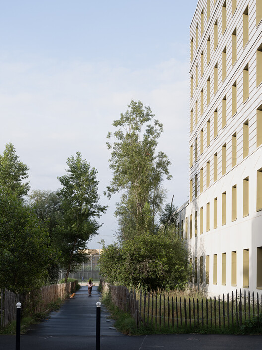 Multidisciplinary Health Center Bordeaux Dunant / Bartolo+Contré Multidisciplinary Health Center Bordeaux Dunant / Bartolo+Contré - Exterior Photography