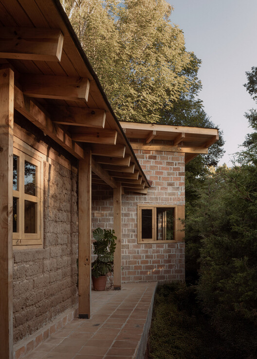 Casa Estelí / COLAR Colectivo de Arquitectura Casa Estelí / COLAR Colectivo de Arquitectura - Exterior Photography, Wood, Brick