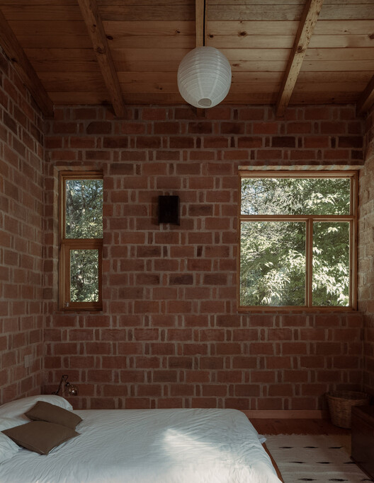 Casa Estelí / COLAR Colectivo de Arquitectura Casa Estelí / COLAR Colectivo de Arquitectura - Interior Photography, Bedroom, Wood, Brick
