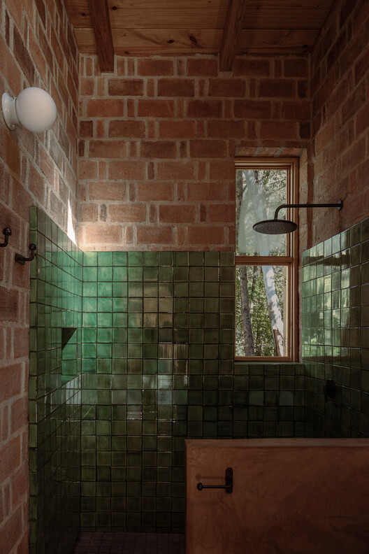 Casa Estelí / COLAR Colectivo de Arquitectura Casa Estelí / COLAR Colectivo de Arquitectura - Interior Photography, Bathroom, Brick