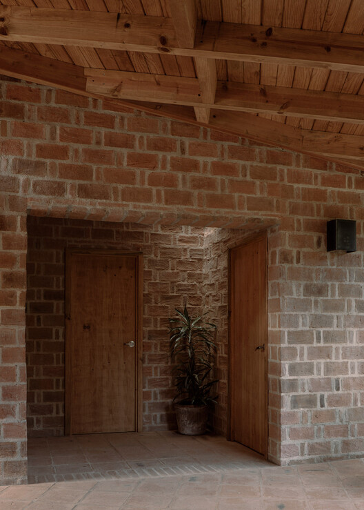 Casa Estelí / COLAR Colectivo de Arquitectura Casa Estelí / COLAR Colectivo de Arquitectura - Interior Photography, Brick, Wood, Beam