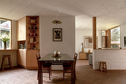 Casa Amona / COLAR Colectivo de Arquitectura Casa Amona / COLAR Colectivo de Arquitectura - Interior Photography, Wood, Lighting, Chair