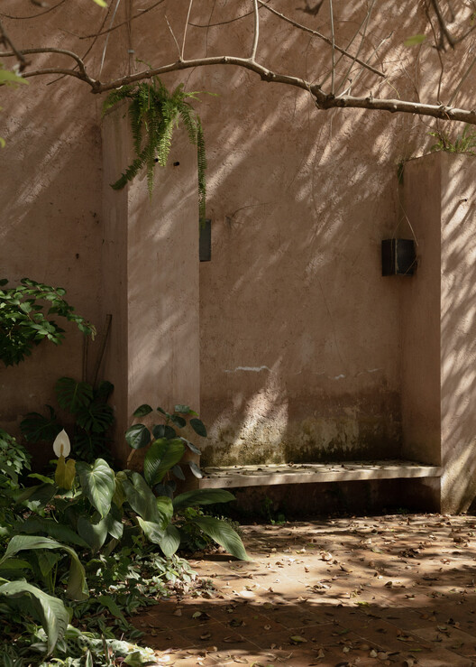 Casa Amona / COLAR Colectivo de Arquitectura Casa Amona / COLAR Colectivo de Arquitectura - Image 8 of 39