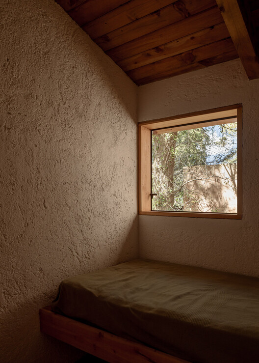 Casa Amona / COLAR Colectivo de Arquitectura Casa Amona / COLAR Colectivo de Arquitectura - Interior Photography, Wood, Bedroom
