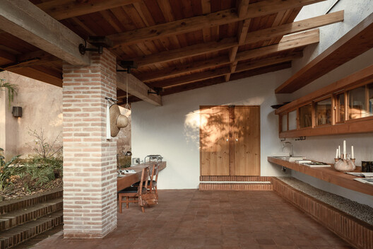 Casa Amona / COLAR Colectivo de Arquitectura Casa Amona / COLAR Colectivo de Arquitectura - Interior Photography, Wood, Brick, Beam