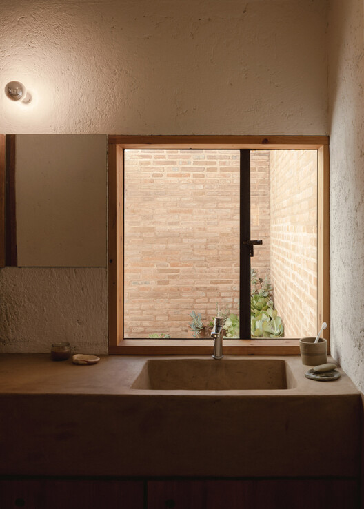 Casa Amona / COLAR Colectivo de Arquitectura Casa Amona / COLAR Colectivo de Arquitectura - Interior Photography, Bathroom, Wood, Sink