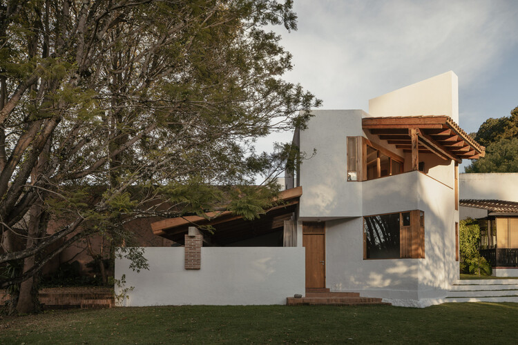 Casa Amona / COLAR Colectivo de Arquitectura - More Images
