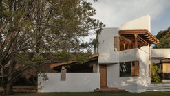 Casa Amona / COLAR Colectivo de Arquitectura