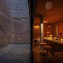 El Hotel Sayla / EKAR Architects - Fotografía interior, Madera, Iluminación, Ladrillo