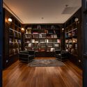 El Hotel Sayla / EKAR Architects - Fotografía interior, Estanterías, Madera, Iluminación, Vidrio