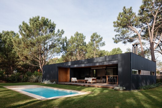 Cella House  / iHouse estudio - Exterior Photography, Wood, Door