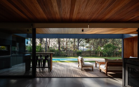 Cella House  / iHouse estudio - Interior Photography, Wood, Deck